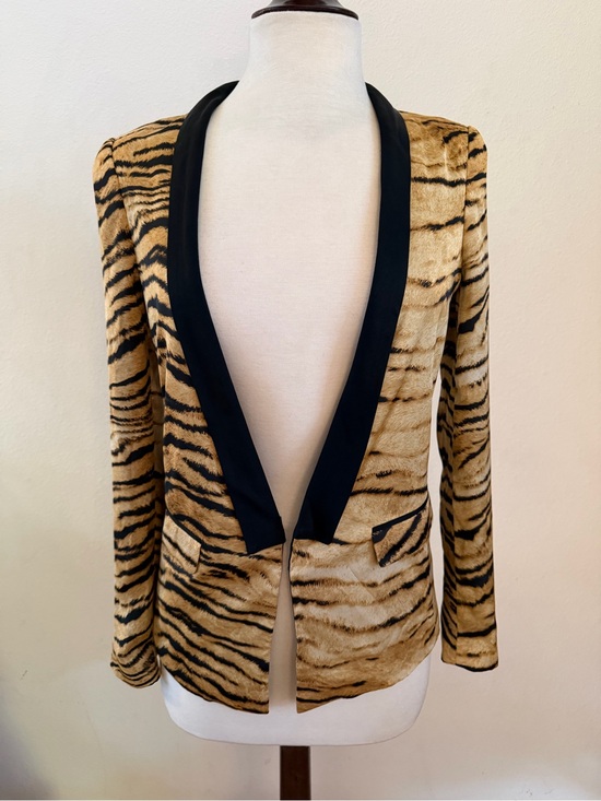 Zara Jackets & Blazers - Zara Tiger Animal Print Tuxedo Blazer. Lightweight fun, summer, formal. Size XS